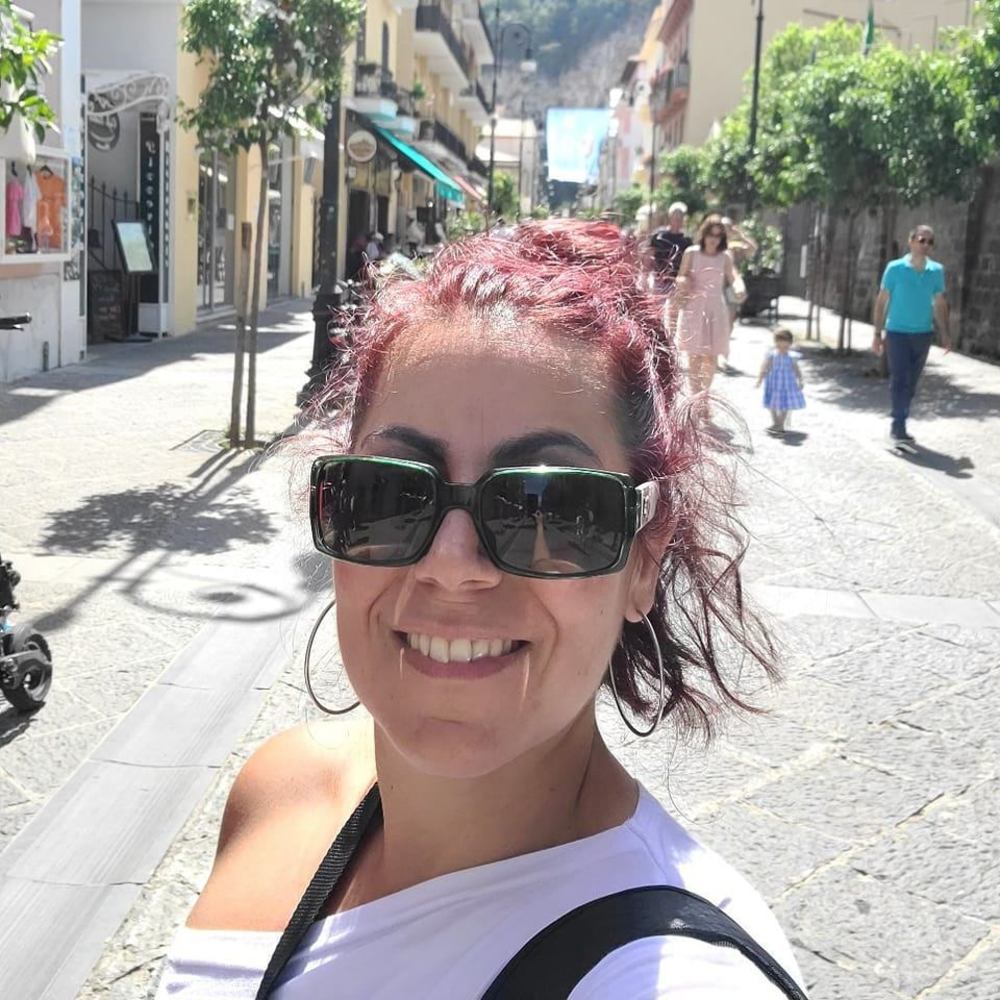 Meet your Posher, Claudia